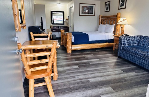 Blaine Hotel | Northwoods Motel