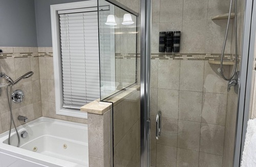 Norwalk House | Norwalk 3br/3.5 baths townhome with private backyard