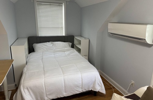 Norwalk House | Norwalk 3br/3.5 baths townhome with private backyard