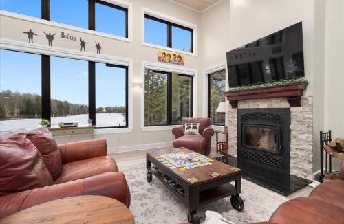 Town of Diana Ski Chalet | Norwegian Woods - Private Waterfront,66 Acres!