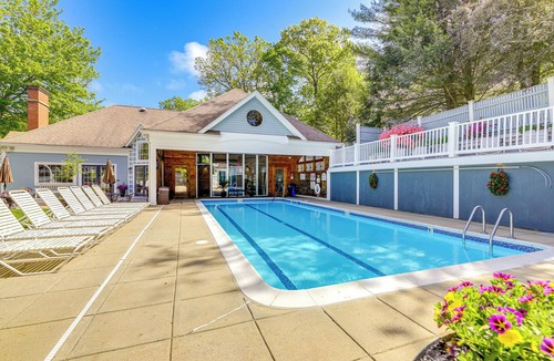 Norwich Apartment | Norwich Vacation Rental w/Golf Course Views!