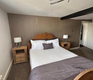 Newport Hotel | Norwood House