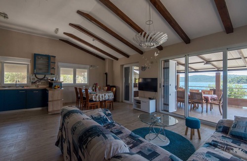 Molat House | NOSTALGIJA three bedroom holiday home with sea view terrace