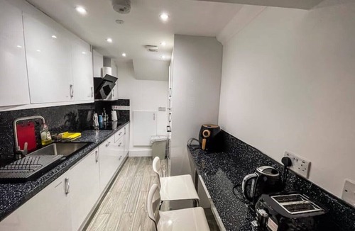 Highbury West Apartment | NOT ACTIVE!