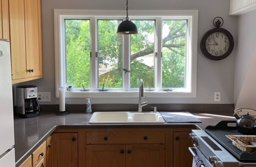 Wolcott House | ‘Not To Worry’ Waterfront Home