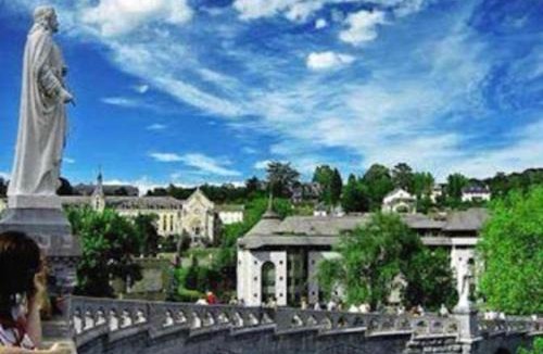 Lourdes Hotel | Notre Dame AUXILIATRICE