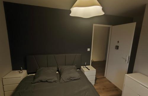 Argenteuil House | Notre Dame d'Orgemont - Gris 5