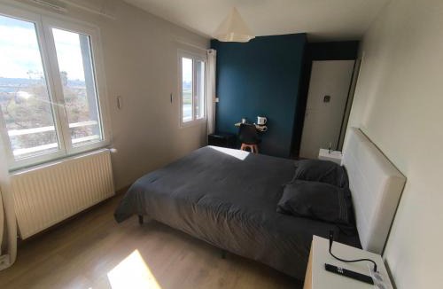 Argenteuil House | Notre Dame d'Orgemont - Bleu Nuit 4