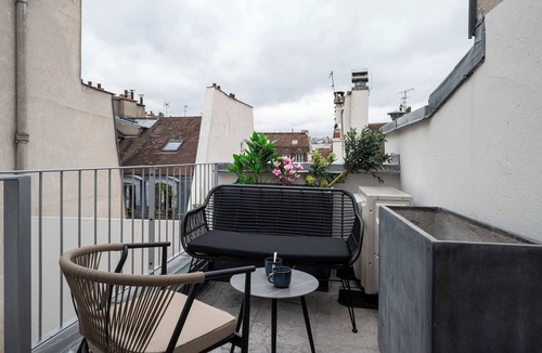 Saint-Victor Apartment | Notre-Dame Family Retreat - Authentic Paris Duplex