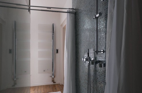 Centre Ville Bed & Breakfast | Notre Dame" guest room with garden view. Breakfast included