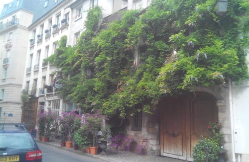 Notre Dame Condo | Notre Dame Historic 2Bedrooms/2Bathrooms, Calm comfort, Wifi, A/C