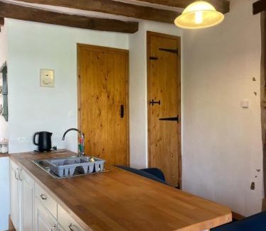 Roussines Apartment | Notre Refuge à Montbroux