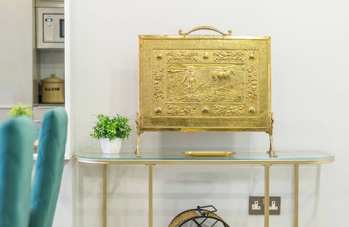 Dalgarno Apartment | Notting Hill Canal view balcony