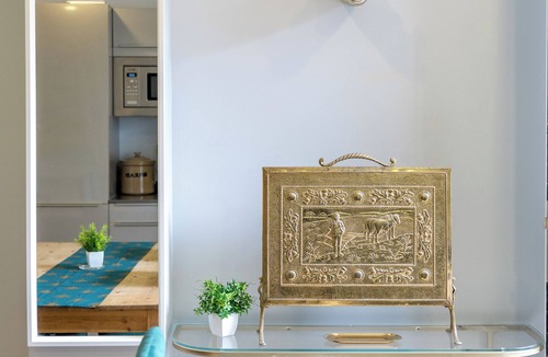 Dalgarno Apartment | Notting Hill Canal view balcony