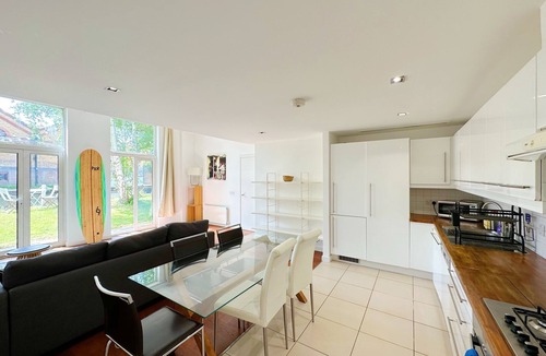 Dalgarno Apartment | Notting Hill - Canalside Apartment!