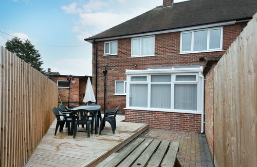 Bramcote Apartment | Nottingham Top Serviced Home (Chayil Experts)