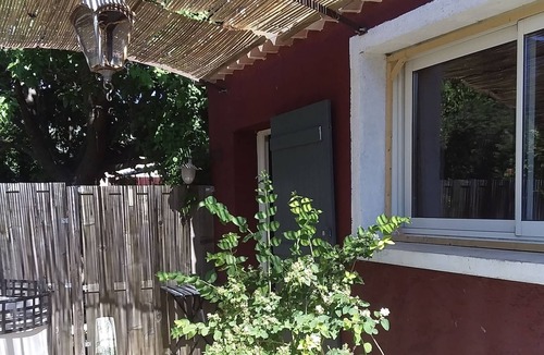 Loriol-du-Comtat Apartment | Nouveau ! Vaucluse, Studio Climatisé Avec Piscine et Terrasse Ombragée