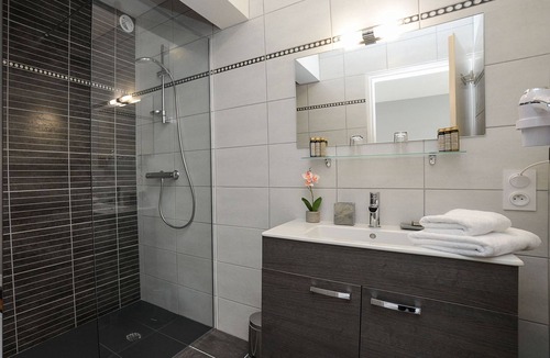 Novalaise Hotel | Novalaise Plage