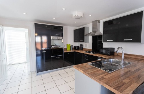 Patchway House | November Discount - Long Stay - Contractors