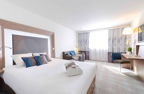Sorgues Hotel | Novotel Avignon Nord
