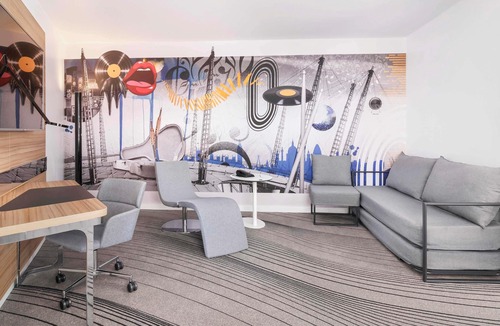 Docklands Hotel | Novotel London ExCeL