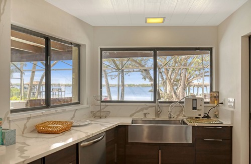 Tropic House | NOW ACCEPTING ONE YEAR LEASES ON OUR WATERFRONT HOME!