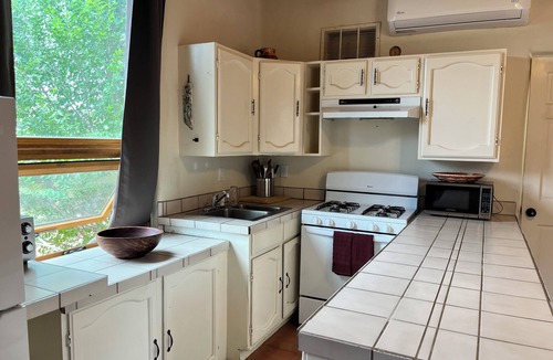 Santa Fe Apartment | nPeaceful Adobe Casita close to Plaza