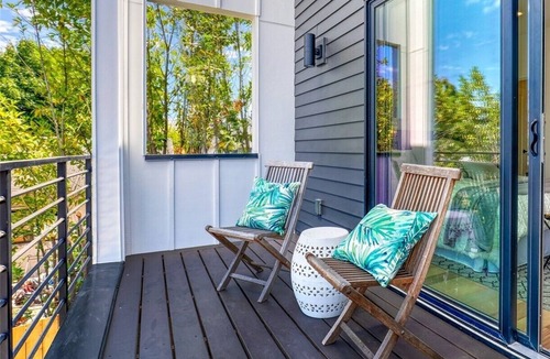 West End House | nPearl Collection #B-Puget Sound Views/Rooftop Deck/Chef's Kitchen/EV Ready Home
