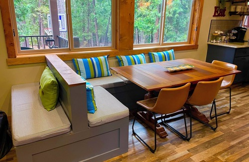 Dorrington Cabin | nPERFECT HOME BASE FOR LAKES, TRAILS, SNOW SKIING!