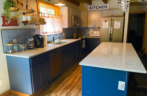 Dorrington Cabin | nPERFECT HOME BASE FOR LAKES, TRAILS, SNOW SKIING!
