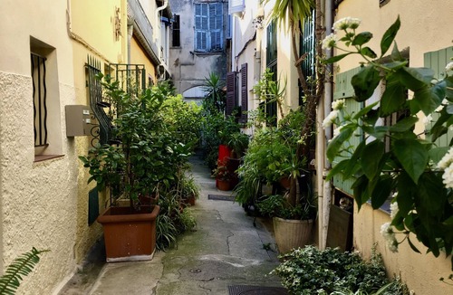 Antibes Old Town Apartment | Nr 6 The studio Old town Antibes