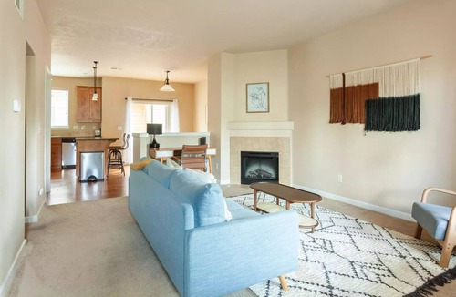 Five Oaks House | Nr DT, BG’s Food Carte w/Board Games-Coffee Maker-Microwave-Travel crib+W/D