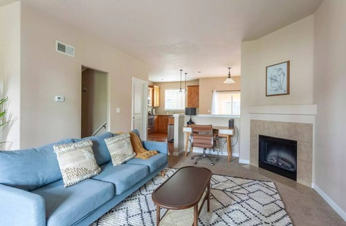 Five Oaks House | Nr DT, BG’s Food Carte w/Board Games-Coffee Maker-Microwave-Travel crib+W/D