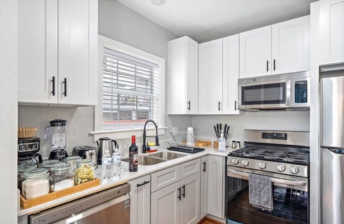 MacGregor Apartment | Nr Med Center, Museum | WiFi Games | BBQ Fire Pit