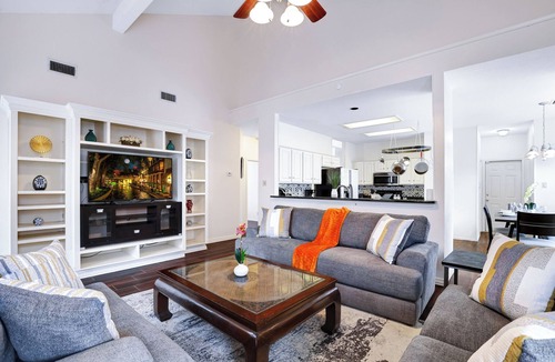 San Antonio House | Nr Sea World | Games | WiFi | BBQ | Yard | Pet Ok