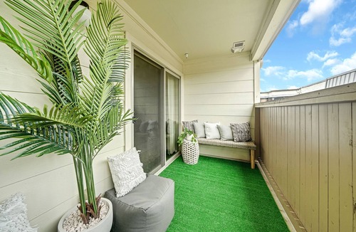 South Main Condo | NRG Walking Distance/Medical center/Museum