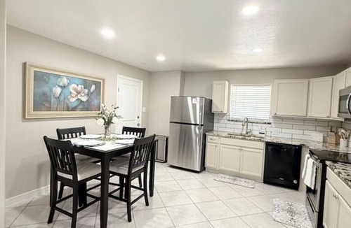 North Richland Hills House | NRH - Clean & Comfy Retreat · Entire Home