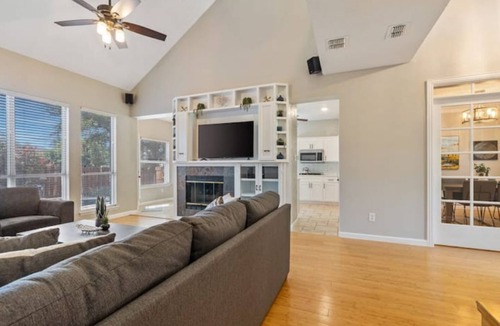 North Richland Hills House | NRH Pool Oasis – Family & Group Vacation Home