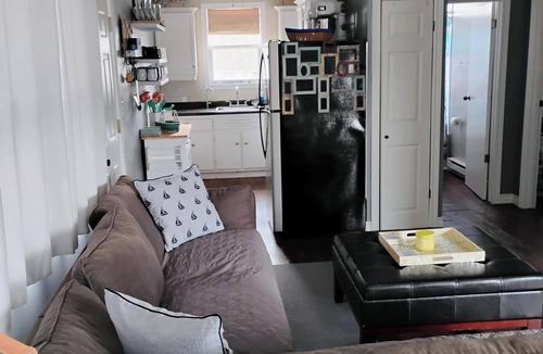 Turkey Point Cottage | nSteps to Turkey Point Beach - Cottage by the Lake