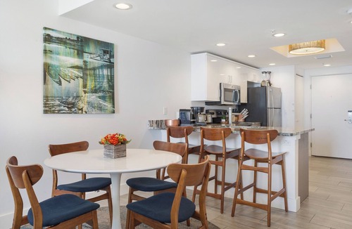 Treasure Island Condo | nTop-Floor Gulf-Front Oasis♥ Panoramic Balcony Sunsets, Pool♥Few Steps To Sand