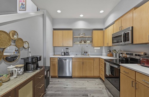 Lower Queen Anne House | nTraveler's Dream Cityscape with Space Needle views