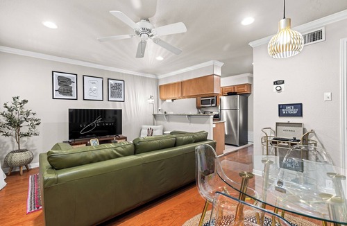 Travis Heights Condo | nTravis Heights Modern Getaway - Corporate Housing Rental
