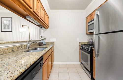 Travis Heights Condo | nTravis Heights Modern Getaway - Corporate Housing Rental