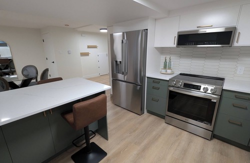 Ottawa Division Apartment | Nuevo Premium Monthly Rentals - Mid-Term - Garage Parking and EV charging