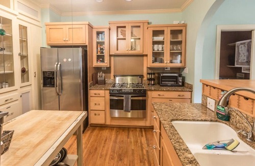 Maple Ridge House | Nugget`s Roost - Maple Ridge Gem