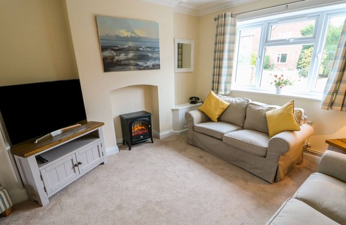 Stalham Cottage | NUHOLME, pet friendly, with open fire in Stalham