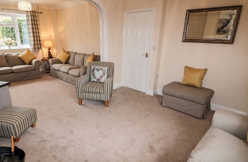 Stalham Cottage | NUHOLME, pet friendly, with open fire in Stalham