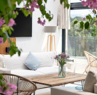 Montsegur-sur-Lauzon House | NUIKI Lodges - Gites