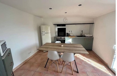 Mireval Apartment | Nuit au Compostelle