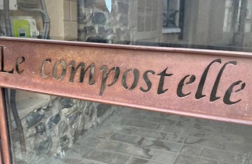 Mireval Apartment | Nuit au Compostelle